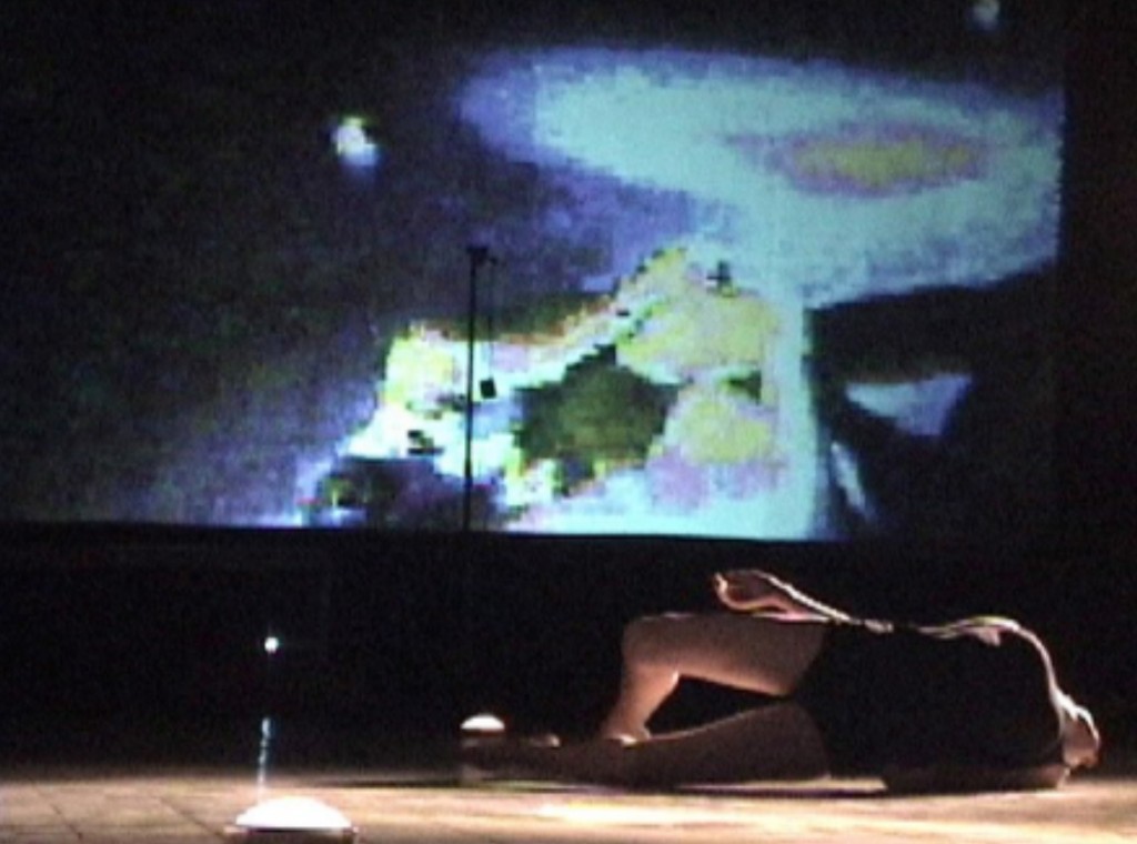 SPIFF/Unstablelandscape V — Kristin Hapke improvising with live-processed video at InteraktionsLabor Göttelborn, 2004.
